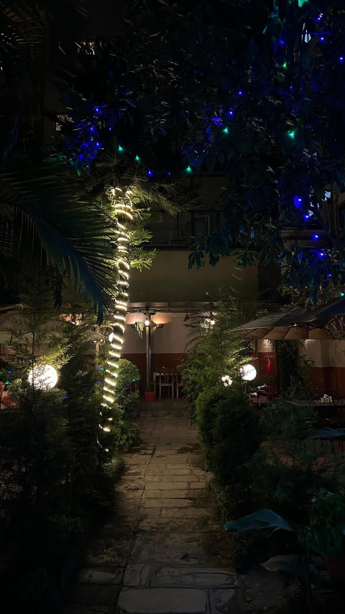 Hotel Sekai Kathmandu Exteriör bild